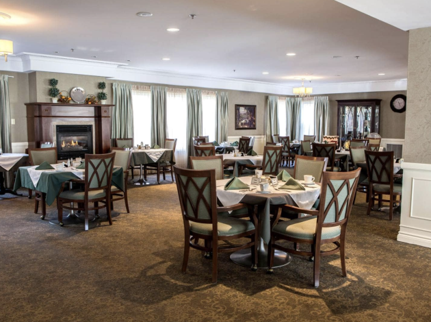 Hunt Club Manor dining room